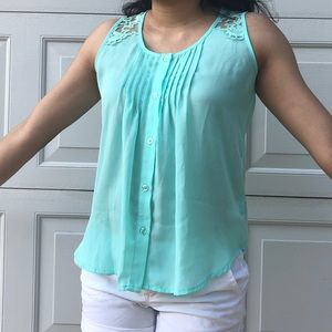 Sleeveless Mint Button-down Blouse with lace
